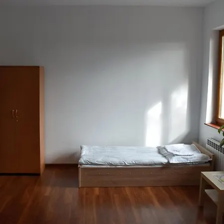 Pokoje Goscinne Collegium Mazovia *
