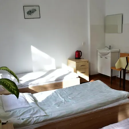 Pokoje Goscinne Collegium Mazovia Aparthotel Otwock