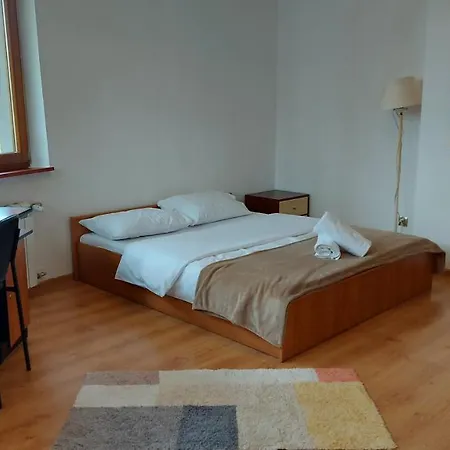 Pokoje Goscinne Collegium Mazovia Aparthotel Otwock