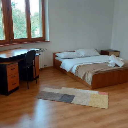 Pokoje Goscinne Collegium Mazovia * Otwock
